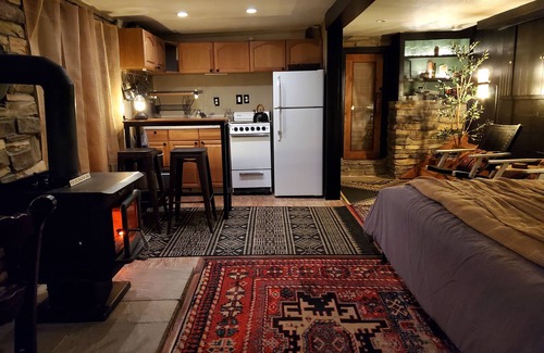 Julian Cabin | Cozy Cabin Studio Nestled in the Trees with Mountain Views.