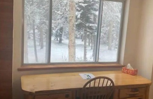Cimarron Cabin | Cozy Cabin