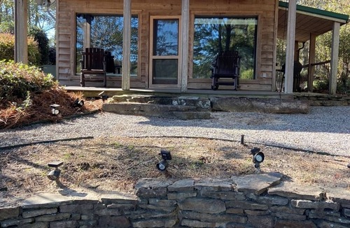 Star Cabin | Cozy cabin with 1 bedroom, Lakefront views in tranquil Terry!