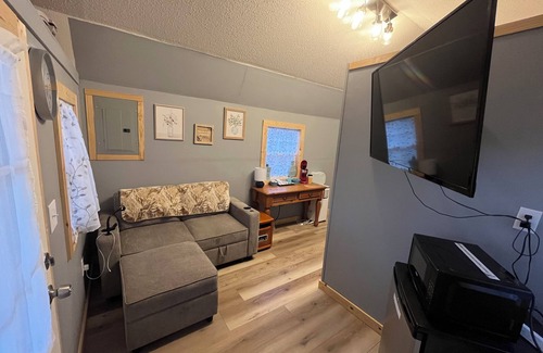 Alexander County Cabin | Cozy cabin with 1 bed, Heat/AC in charming Granite Falls