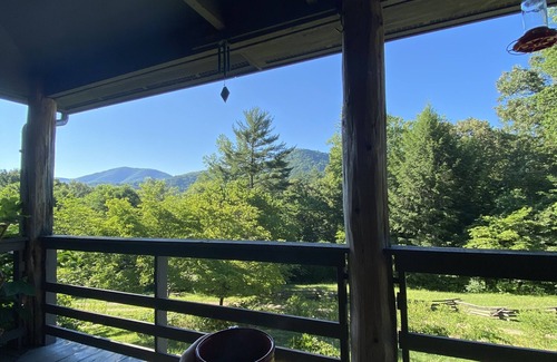 Glasgow Cabin | Cozy Cabin with Incredible Views