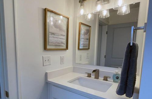 West Columbus House | Cozy Campbell Bungalow
