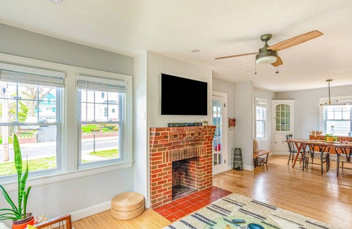 Malden House | Cozy Cape - Modern - Entire Home in Malden with Free Parking