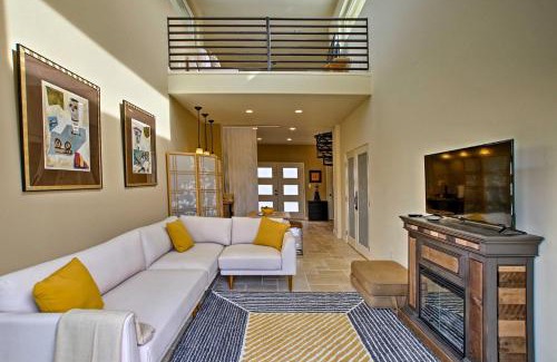 Carefree House | Cozy Casita with Mtn View and Pool and Hot Tub Access