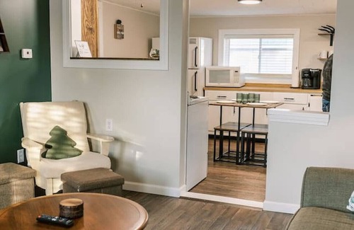 Mio House | Cozy Cass Cottage - 2 beds 1 bath