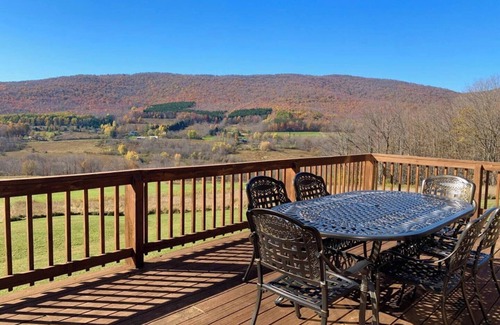 Roxbury Cabin | Cozy Catskills Log Cabin on 20 Acres