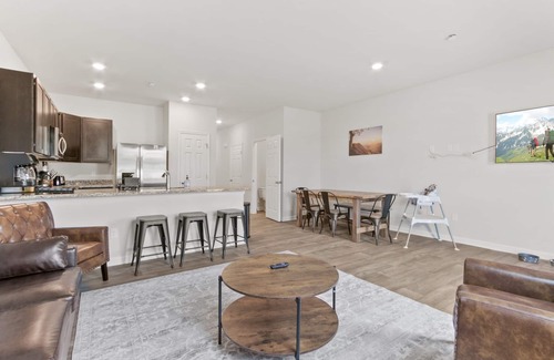 Luray House | Cozy Cavern Compounds | 2 Luray Townhomes