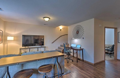 Cedar Rapids House | Cozy Cedar Rapids Pad - 2 Blocks to Mercy Care!