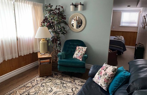 Campbell River Apartment | Cozy central located suite near hospital