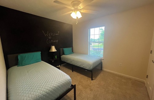 Conway House | Cozy centrally located 4-bedroom house in Conway.