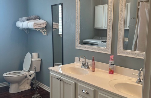 Conway House | Cozy centrally located 4-bedroom house in Conway.