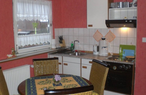 Zetel Apartment | Cozy, centrally located and quiet apartment on the upper floor, about 20 km to the North Sea.