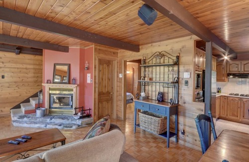 Sainte-Ann-des-Lacs Cottage | Cozy Chalet Suisse #004
