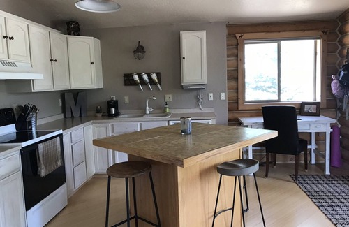 Grand Lake Cabin | Cozy Chalet - 1 mile from town entrance! Lake Views!