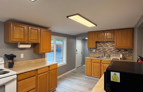 Oswego House | Cozy Charming house in Oswego NY, with WiFi and AC