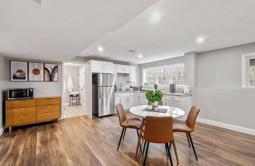 Sturbridge Apartment | Cozy Chic Countryside Haven - Sleeps 4 , Firepit