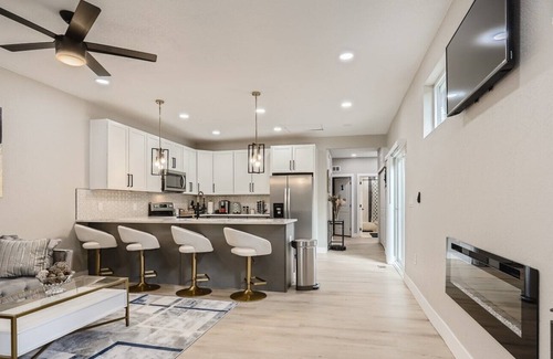 Kipling House | Cozy & Clean House Next to Beautiful Creek & Trail