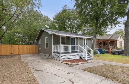 North Loop House | Cozy Co-Living + Car: Bed 4