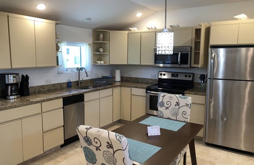 Goodland Cottage | Cozy coastal cottage in Goodland