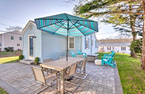 Narragansett House | Cozy Coastal Cottage 5 Mi to Narragansett Beach!