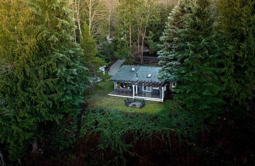 Madeira Park Cottage | Cozy Coastal Getawaty