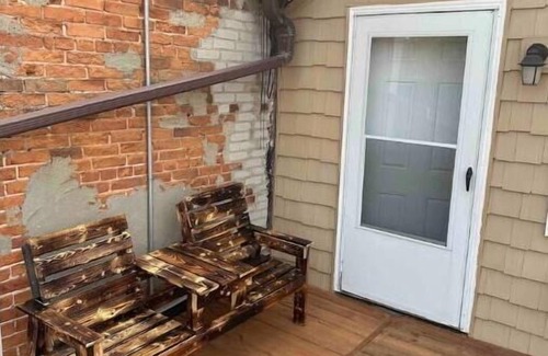 Lexington Apartment | Cozy Coffee Loft! Located directly above The Lexington Coffee Shop!