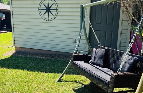 Cordele House | Cozy, comfortable Lakehouse getaway - Sleeps 10! WiFi, Private Dock