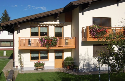 Hoefen Apartment | Cozy, comfortable vacation apartment in a quiet location with a view of the mountains