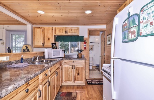 St Germain Cabin | Cozy Comfy Cottage on Little St.Germain