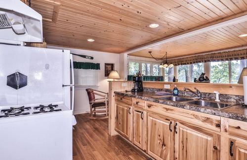 St Germain Cabin | Cozy Comfy Cottage on Little St.Germain
