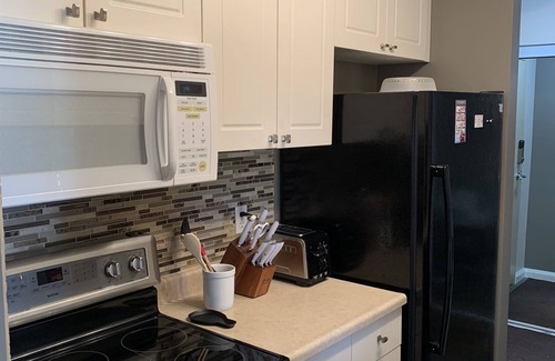 North Central Edmonton Condo | Cozy Condo close to LRT, Stadium and Expo Center.