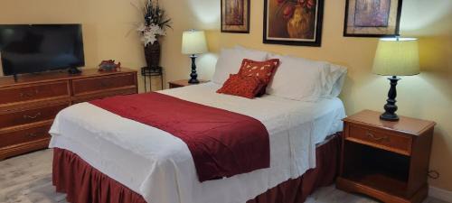 Tropic House | Cozy Condo For Rent In Melbourne Florida