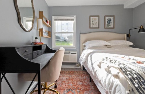 Huntington Apartment | Cozy Condo in City: Just Steps to the Metro!