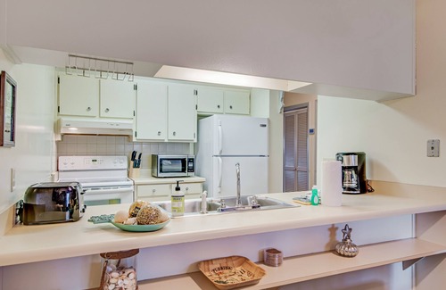 Marlin Cove Condo | Cozy condo with private patio, near beach & dining