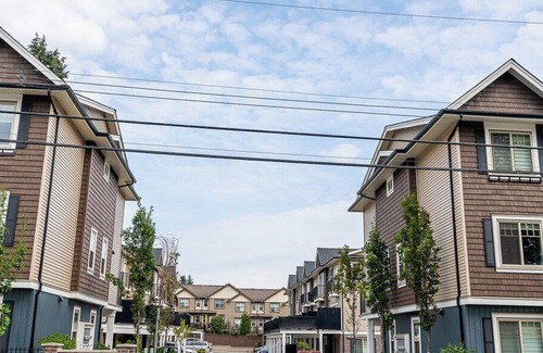 Abbotsford Condo | Cozy condo with AC in lovely Abbotsford