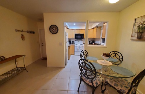 Grove City Condo | Cozy Condo With Heated Pool