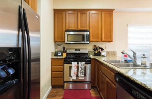 Davis Condo | Cozy Condo with Lots Nearby - Bedroom 1 - Females Only