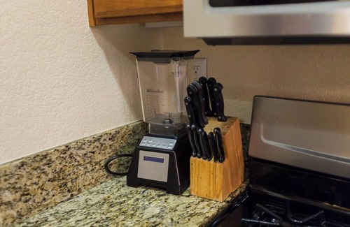 Davis Condo | Cozy Condo with Lots Nearby - Bedroom 2 - Females Only