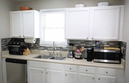 Garden City House | Cozy, Contemporary Haven Near Historic Downtown