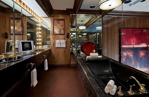 Sunrise Manor Hotel | Cozy & Contemporary Hotel Room in the Vibrant Las Vegas Strip Area