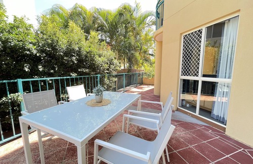 Surfers Paradise Apartment | Cozy & Convenient 1BR Aptm, Steps from Everything!