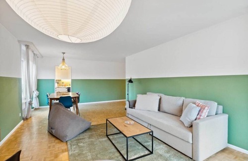 District 8 Apartment | Cozy & Convenient 2BR Apartment in Zurich