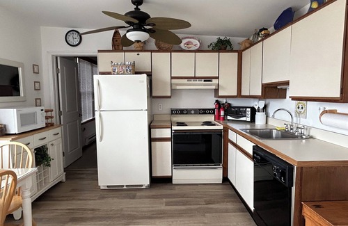 South Beach Haven Condo | COZY, CONVENIENT, OCEANVIEW 1 BEDROOM CONDO