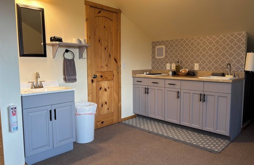 Healy Apartment | Cozy & Convenient Studio with Kitchenette
