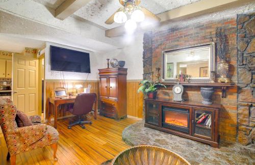 Whitehaven House | Cozy Corner in Memphis - 4 Miles to Graceland!