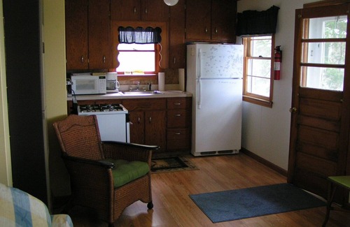Maple City House | Cozy cottage Big Glen Lake, Tennis Court, Dock, Kayaks, Rowboat, Sunset view