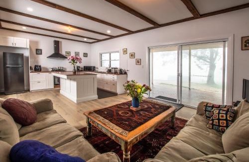 Hampton House | Cozy Cottage Blue Mountains
