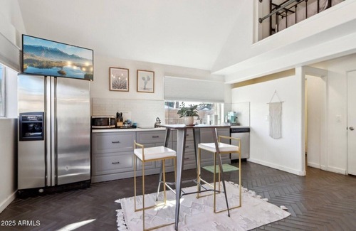 Camelback East Cottage | Cozy Cottage Guesthouse