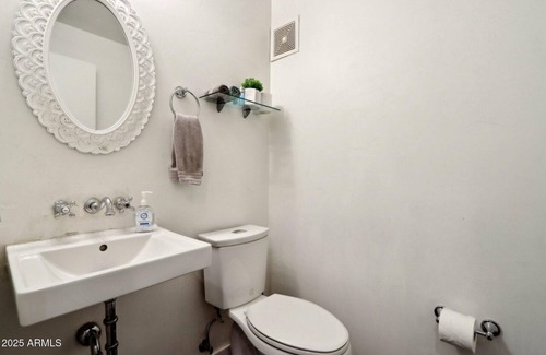 Camelback East Cottage | Cozy Cottage Guesthouse