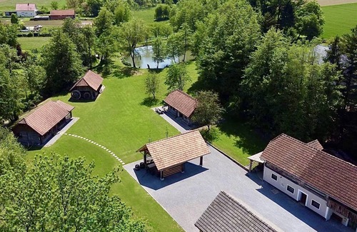 Sentjernej Cottage | Cozy cottage in countryside near lake and lots of nature